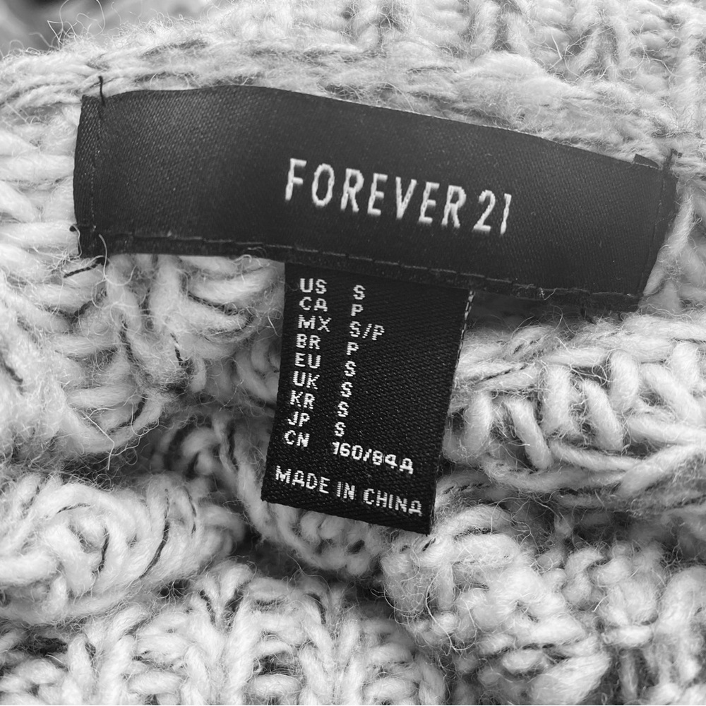 Forever 21 Women Gray Cable Knit 26% Wool Sweater Sz S - Picture 9 of 12